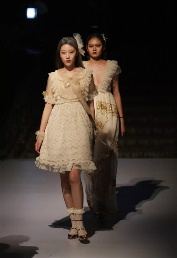 2017年中國(guó)美術(shù)學(xué)院畢業(yè)展開(kāi)幕式現(xiàn)場(chǎng)（海量套圖