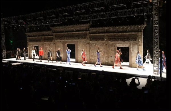 2017年中國(guó)美術(shù)學(xué)院畢業(yè)展開(kāi)幕式現(xiàn)場(chǎng)（海量套圖