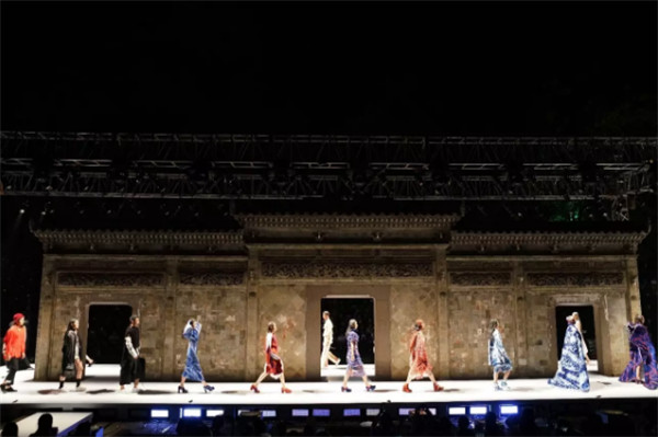 2017年中國(guó)美術(shù)學(xué)院畢業(yè)展開(kāi)幕式現(xiàn)場(chǎng)（海量套圖