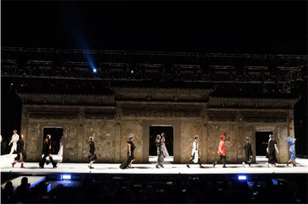 2017年中國(guó)美術(shù)學(xué)院畢業(yè)展開(kāi)幕式現(xiàn)場(chǎng)（海量套圖