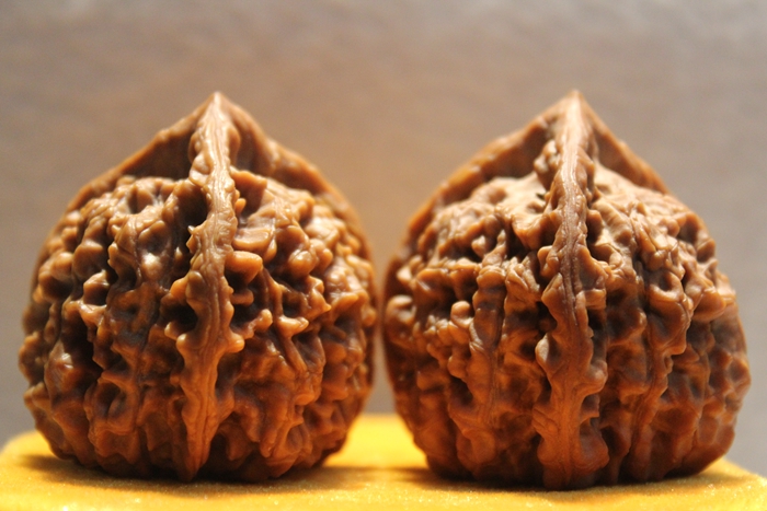 麒麟紋王勇官帽三棱文玩核桃