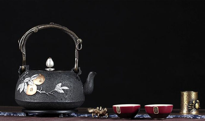 日本鐵壺純手工鑲銀茶壺，日本鐵壺歷史
