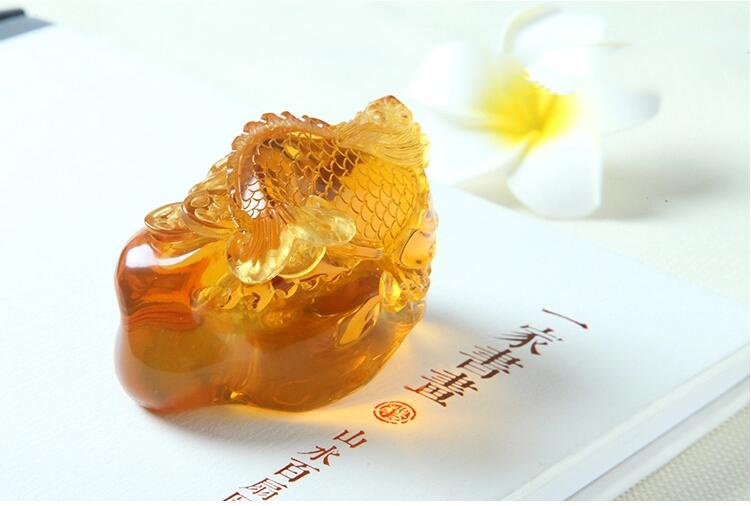 緬甸琥珀獨占鰲頭吊墜，緬甸琥珀的鑒別方法