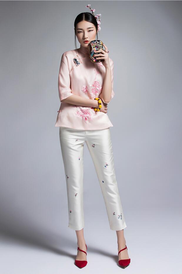 家佳樂文學(xué)復(fù)古七分袖真絲刺繡改良唐裝女