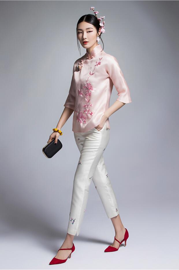 家佳樂文學(xué)復(fù)古七分袖真絲刺繡改良唐裝女