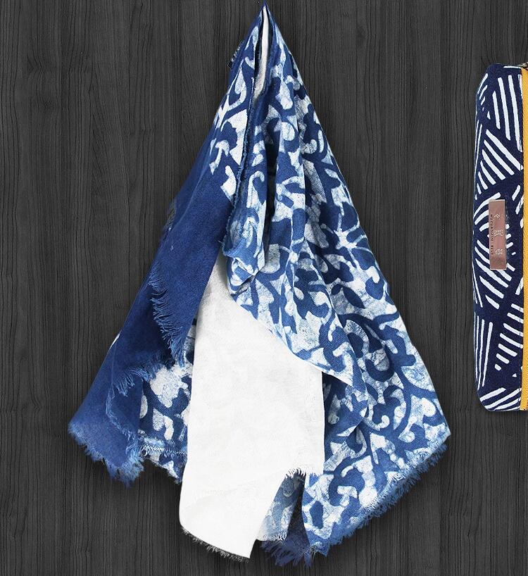 藍(lán)印花布印染寶相花漸變?nèi)緡? src="/wenxue/d/file/bigpic/190404/04/6-1F323153920.jpg" / data-9q6l="JT1pLw"><br / data-wQLU="QPZPSl">
<img alt=