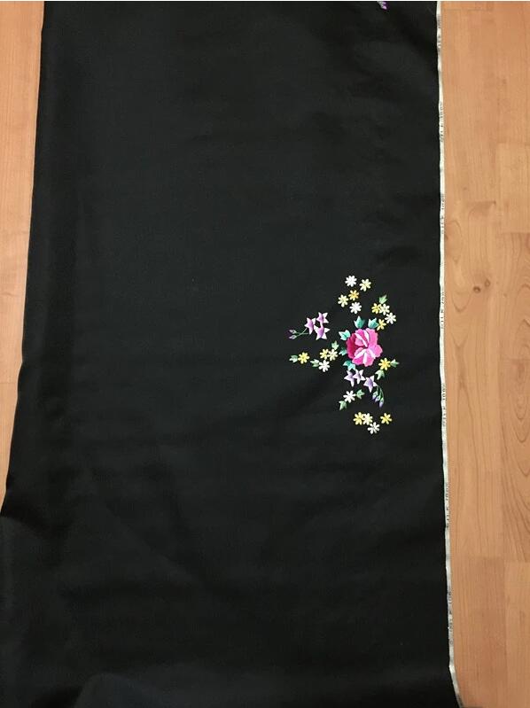 傳統(tǒng)黑色真絲手工刺繡提花布