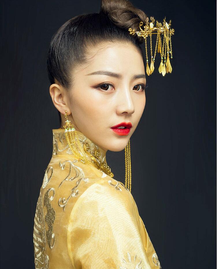 家佳樂文學(xué)刺繡嫁衣中式禮服圖片