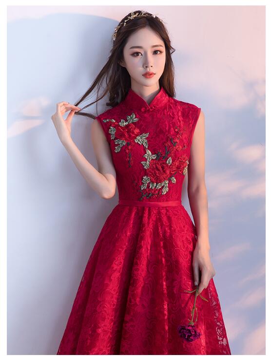 復(fù)古立領(lǐng)刺繡與蕾絲中式禮服