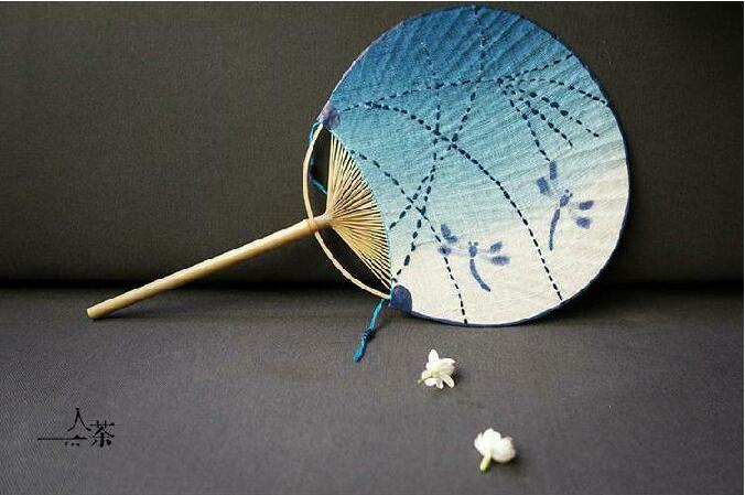 家佳樂(lè)文學(xué)復(fù)古刺繡和風(fēng)扇