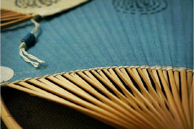 家佳樂(lè)文學(xué)復(fù)古刺繡和風(fēng)扇