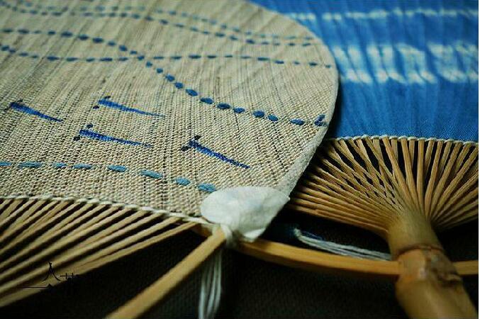 家佳樂(lè)文學(xué)復(fù)古刺繡和風(fēng)扇