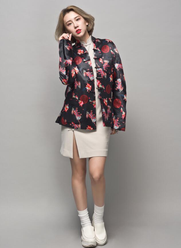 家佳樂文學麒麟印花盤扣唐裝圖片