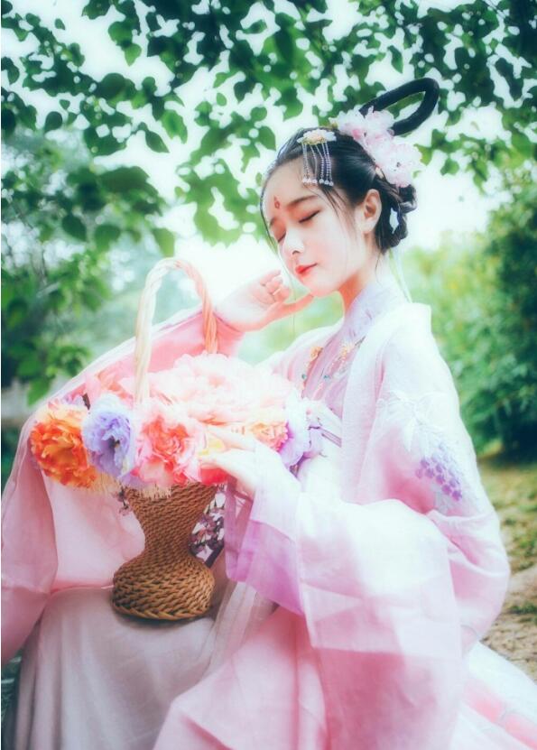 徐嬌漢服古裝圖片，家佳樂文學(xué)圖片