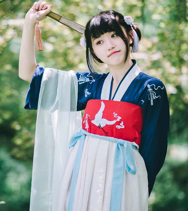 國色芳華 傳統(tǒng)漢服女齊胸對(duì)襟襦裙