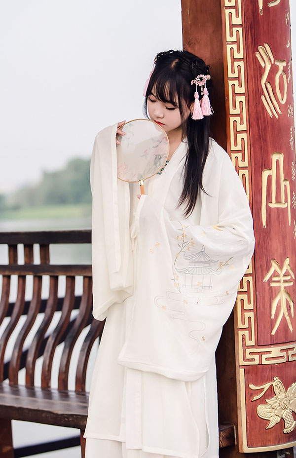 漢服改良元素刺繡對(duì)襟齊胸襦裙