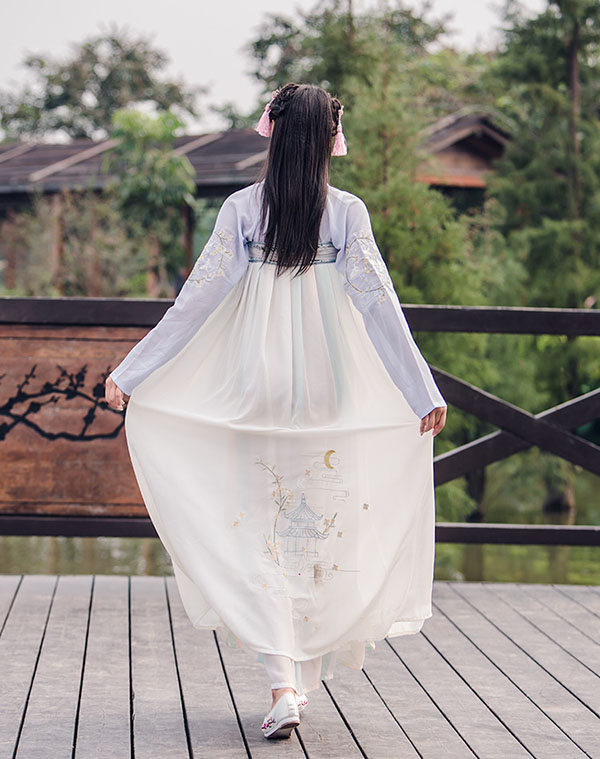 漢服改良元素刺繡對(duì)襟齊胸襦裙