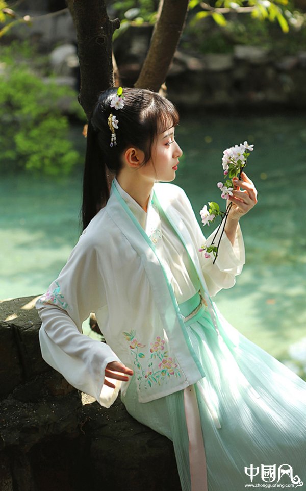 改良漢服交領(lǐng)襦裙 對(duì)襟半臂齊腰