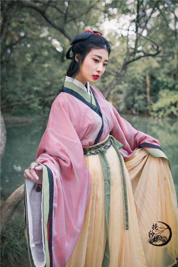 廣袖交領(lǐng)三重衣襦裙 漢服魏晉風大袖衫襦裙