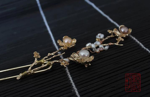 梅梢晚晴雙股簪，家佳樂(lè)文學(xué)發(fā)飾發(fā)簪