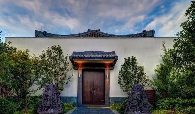 淺談大門(mén)八方位，分析大門(mén)不同朝向的風(fēng)水吉兇