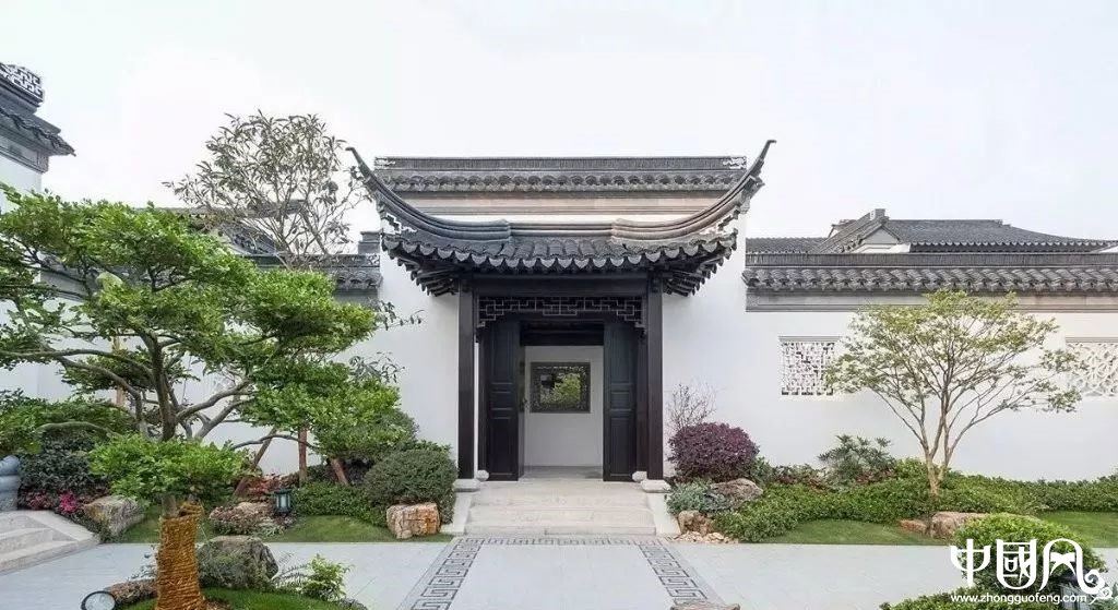 分析單位大門風(fēng)水朝向，了解八方位顏色屬性