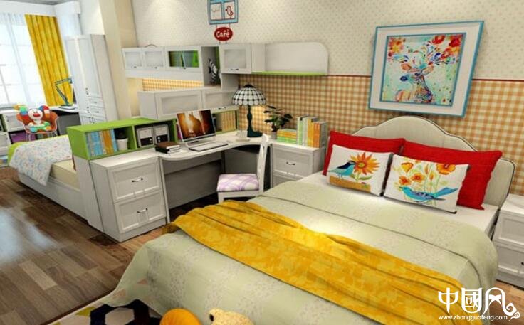 臥室的風(fēng)水聚財(cái)?shù)牟季? src="/wenxue/d/file/bigpic/190405/05/5-1F4211GS1240.jpg" / data-zJp3="Nv01SR"></p>
<p data-G6eI="xe9KjW">
	臥室風(fēng)水布局怎樣聚財(cái)一、如何裝修臥室</p>
<p data-w0wh="6ixRxd">
	1、床要擺在財(cái)位上。風(fēng)水學(xué)上強(qiáng)調(diào)房間才是財(cái)庫，所以如果能睡在財(cái)位上，則可有聚財(cái)?shù)男Ч?。這個(gè)就可以理解臥室風(fēng)水布局怎樣聚財(cái)?shù)膯栴}的根源了吧。</p>
<p data-MRqU="VArznY">
	2、床頭柜需要有抽屜及二盞小燈，更具有催財(cái)及聚財(cái)?shù)墓π?，也可以得到貴人的助力，而使你的財(cái)源增加快速！如果床頭兩邊沒有床頭柜，代表此人一生無福無財(cái)。</p>
<p data-7Vb0="norKX7">
	3、黃色一向代表財(cái)富，而在西方則被認(rèn)為是主導(dǎo)事業(yè)及財(cái)運(yùn)的方位，在臥室若放上黃色的家具飾物如黃水晶或其它黃色物品也可，可帶來旺盛的財(cái)氣，令事業(yè)飛 &ldquo;黃&rdquo;騰達(dá)。臥室風(fēng)水布局怎樣聚財(cái)這個(gè)問題的解答是注重顏色搭配的。</p>
<p data-HesU="SbBY24">
	4、臥室色調(diào)要相配，講究顏色風(fēng)水設(shè)計(jì)，對(duì)臥室顏色的總體要求，是適調(diào)自然，不要用太多&ldquo;深蘭&rdquo;&ldquo;深紅&rdquo;之類的沉悶之色。各種顏色要互相搭配，使五行各色樣樣俱備，色彩偏此失彼致使五行不全，不是完美的&ldquo;家裝風(fēng)水布局&rdquo;。</p>
<p data-Z3GB="69LBWX">
	臥室風(fēng)水布局怎樣聚財(cái)二、家具擺放禁忌</p>
<p data-mphw="Jo0hg2">
	1、臥室門不可對(duì)著鏡子。臥室風(fēng)水布局怎樣聚財(cái)?shù)拇鸢敢笾羞@點(diǎn)是很明確的。因?yàn)殓R子會(huì)產(chǎn)生很大的煞氣，因?yàn)榇箝T是家居中主要?dú)鈭隹谥唬瑫r(shí)間長了，會(huì)破壞氣場，不僅會(huì)影響到屋內(nèi)居住人的財(cái)運(yùn)，還會(huì)不利健康等方面。</p>
<p data-Fdew="T1f8sZ">
	2、臥室風(fēng)水布局怎樣聚財(cái)?shù)慕ㄖ笊嫌幸粭l很重要，就是墻壁不能出現(xiàn)裂痕。房屋中墻壁出現(xiàn)裂痕雖屬房屋質(zhì)量范疇，但同樣也會(huì)影響自家的風(fēng)水財(cái)路，如果出現(xiàn)裂痕建議盡快修繕。</p>
<p data-vahO="5j6e8c">
	3、很多人忙于工作而忽視了臥室的環(huán)境衛(wèi)生和整齊，這樣不僅影響居住的舒適度，同時(shí)也會(huì)影響房屋的財(cái)運(yùn)風(fēng)水。有空的時(shí)候多收拾下室內(nèi)的衛(wèi)生吧，讓財(cái)運(yùn)滾滾而來。如果保持臥室整潔都做不到，說明你很懶，就不要再問臥室風(fēng)水布局怎樣聚財(cái)。</p>
<h2 data-cmxq="VNFVLx">
	布置能帶來聚財(cái)風(fēng)水</h2>
<p data-Hg7x="3GIHuy">
	(一)把臥室床擺放在財(cái)位上是臥室風(fēng)水招財(cái)?shù)年P(guān)鍵。風(fēng)水學(xué)上特別強(qiáng)調(diào)的就是財(cái)位，如果能夠睡在財(cái)位上，那么就有可能帶來聚財(cái)?shù)男Ч?。在一個(gè)臥室中，它的財(cái)位或者比較旺氣的方向有可能在進(jìn)門的斜對(duì)角上，同時(shí)財(cái)位的地方一定要保持清潔干凈，這樣的招財(cái)風(fēng)水作用才會(huì)最強(qiáng)。這也就是為什么說在臥室床的下面不能擺放雜物的原因，另外，我們可以在財(cái)位上擺放一下圓形的或者是盆形的聚寶盆等招財(cái)擺件，這樣就會(huì)帶來吉上加吉的效果，而且，還會(huì)讓臥室聚財(cái)風(fēng)水的作用持續(xù)的時(shí)間更長。</p>
<p data-L5B7="M5zuJD">
	(二)臥室想要聚財(cái)也要看看床的位置擺放。因?yàn)榕P室床的位置擺放不好除了會(huì)讓自己難以入睡之外，還可能會(huì)發(fā)證一些夢(mèng)靨，讓你產(chǎn)生精神上的不安，還會(huì)讓你的財(cái)源不順，不能給你帶來聚財(cái)?shù)墓δ茏饔?，這樣對(duì)你的身體健康也會(huì)不利。還有就是如果你是中式的家居就不要擺放西式的床;如果是日式的房間，也不要到誒上中式的八角床，這樣都不能給你的臥室?guī)碚胸?cái)風(fēng)水，這個(gè)是臥室風(fēng)水聚財(cái)?shù)牟焕帯?/p>
<p data-e8j5="dJ8l7r">
	(三)還有是在臥室的床頭上不能放置一些不干凈的東西，而且床頭一定要經(jīng)常打掃，否則，就會(huì)破壞掉臥室風(fēng)水招財(cái)?shù)淖饔谩４差^的兩邊一定要放置床頭柜，這樣就能夠給人帶來招財(cái)?shù)倪\(yùn)氣。還有偶要注意的是枕頭的擺放是男左女右。這樣才能得到好的運(yùn)氣。</p>
<p data-TqTN="09tway">
	臥室擺放鮮花一樣可以催財(cái)，但是我們要考慮鮮花的色彩、香味、以及花型。它們既要協(xié)調(diào)，又要有利于主人的身心。在選擇的時(shí)候我們可以結(jié)合臥室內(nèi)墻壁、天花板、地板以及家具和其他裝飾的色彩來選定。例如，房間色調(diào)偏冷，暖色調(diào)的鮮花就可以增強(qiáng)臥室的溫馨氣氛。反之，就可以選擇冷色調(diào)的鮮花，給人以寧靜安詳?shù)母杏X。這個(gè)在臥室聚財(cái)風(fēng)水中也起到很大的作用。</p>
<p style="text-align: center;" data-1SBf="iB8LUZ">
	<img alt=