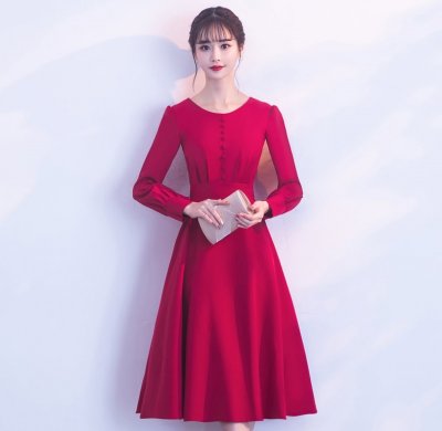 紅色長(zhǎng)袖收腰中式禮服，時(shí)尚蝴蝶結(jié)晚禮服