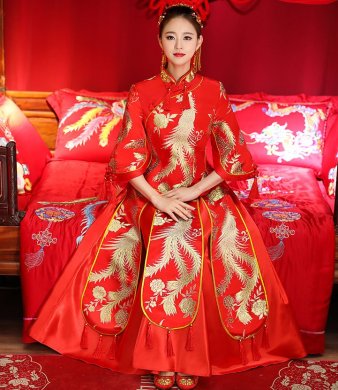 中式傳統(tǒng)新娘禮服，金絲刺繡中式禮服