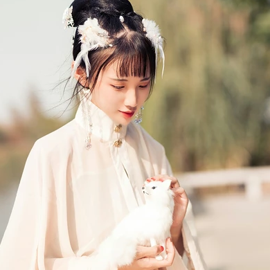 漢服帶寵物女生頭像，唯美古風真人頭像