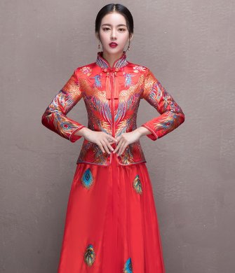 鳳凰刺繡新娘禮服，輕紗裙擺中式禮服