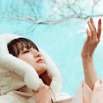 白雪飄落清新氣質(zhì)女生頭像，唯美古風(fēng)真人頭像