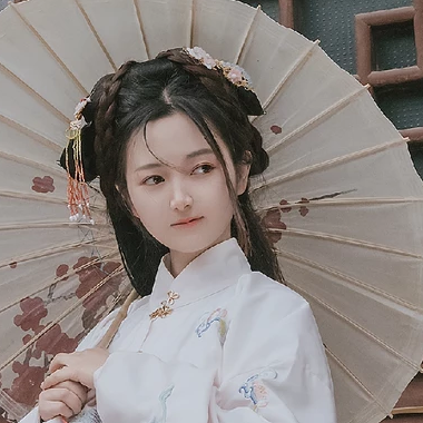 甜美可愛帶傘團扇女生頭像，唯美古風真人頭像