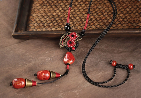 紅陶瓷吊墜復(fù)古風(fēng)毛衣鏈項鏈?zhǔn)罪? / data-cinv=