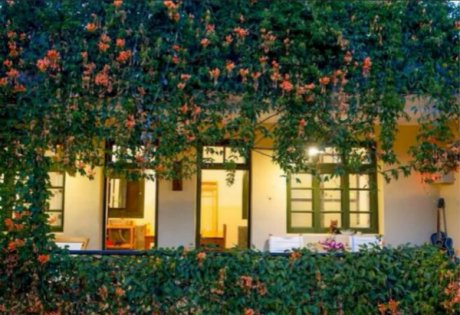 蒼山腳下的民宿，古城內(nèi)貓三家清靜四合小院民