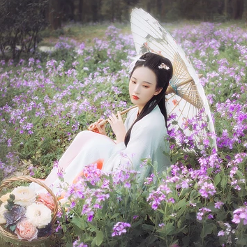 清新花朵帶傘女生頭像，唯美古風(fēng)真人頭像