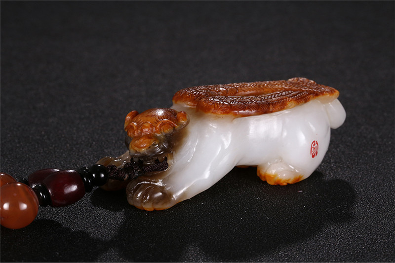 神獸飛虎手把件掛件，天然白玉手玩件玉石小擺