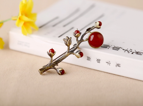 一曲紅塵胸針，優(yōu)雅復(fù)古瑪瑙飾品