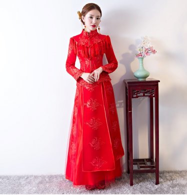 精致蕾絲花紋中式禮服，新娘結(jié)婚禮服