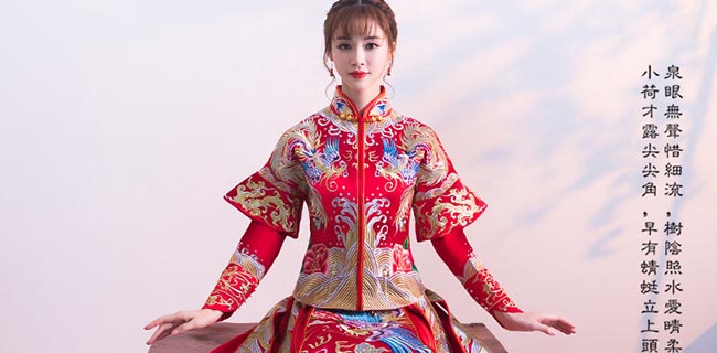 傳統(tǒng)古典中式禮服，新娘秀禾服結(jié)婚禮服