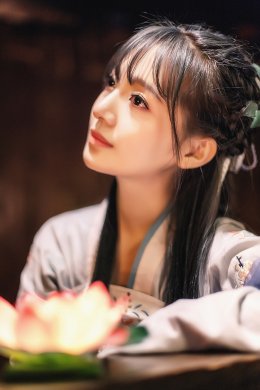 齊胸古風繡花裙?jié)h服，清新淡雅漢服圖片