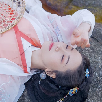 珠簾斗笠女生頭像，唯美古風(fēng)真人頭像