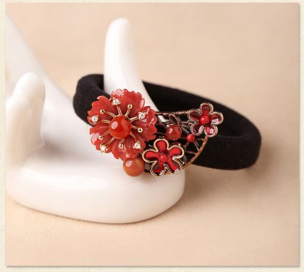 紅色扎頭發(fā)發(fā)圈，嬌艷氣質(zhì)時(shí)尚頭飾