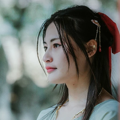 清新文藝帶傘女生頭像，唯美古風(fēng)真人頭像