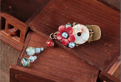 嬌雅動(dòng)人發(fā)夾，花香紅色古風(fēng)頭飾