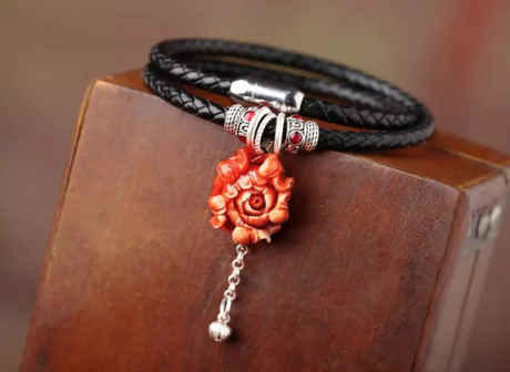 時尚家佳樂文學(xué)紅色立體花朵吊墜項鏈?zhǔn)罪? / data-WgTY=