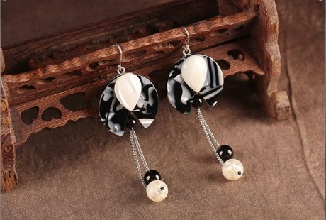 素華古風(fēng)氣質(zhì)耳環(huán)：黑白撞色冷淡風(fēng)首飾