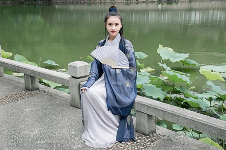 家佳樂文學(xué)大袖衫漢元素漢服古裝美女圖片