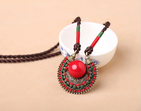 紅色吊墜鎖骨鏈復(fù)古項(xiàng)鏈?zhǔn)罪? / data-h89s=