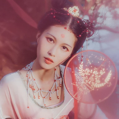 嬌艷彼岸花女子頭像，唯美古風(fēng)真人頭像